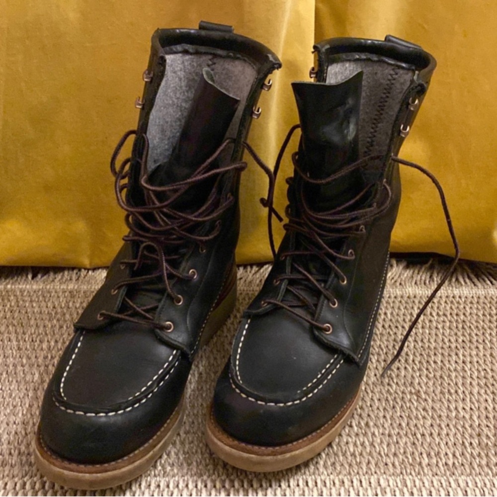 Women’s Black Red Wing 8” Classic Moc Wool Lined Boots, size 8